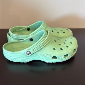 CROCS Mens Size 12 Classic Clog - Light Green